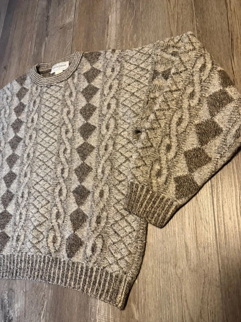 Vintage Limited Editions by Expressions sweater made in Italy